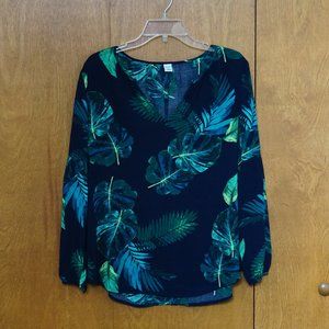 🍀 Old Navy Top (M)